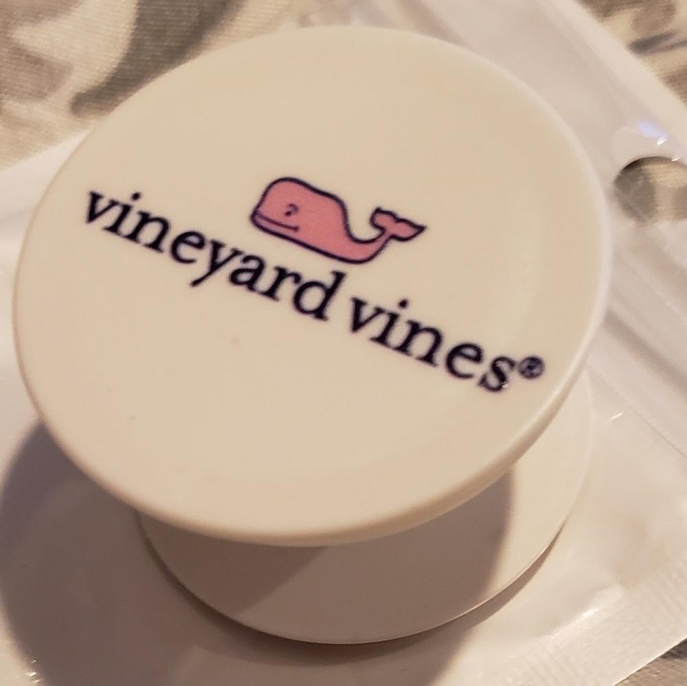 Vineyard Vines popsocket